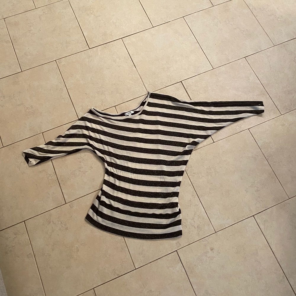 Striped shirt (sweater material)